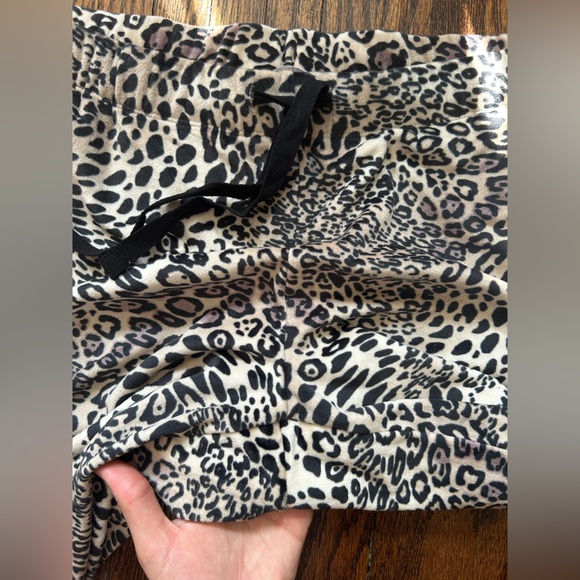 Natori Cheetah Lounge Pant - Picture 9 of 14